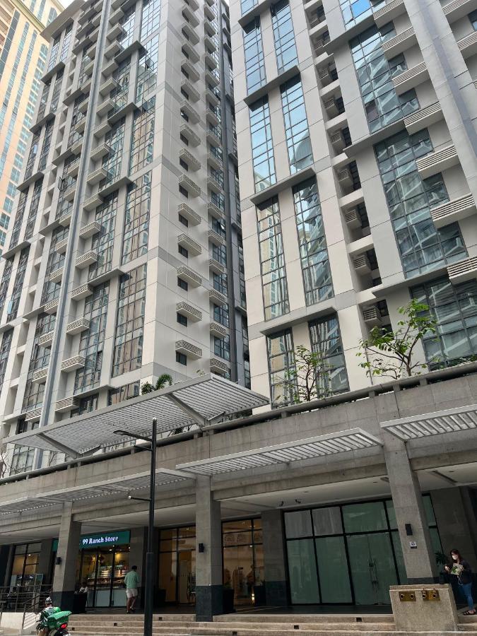 Condotel In Venice Grand Canal Mall Taguig Exterior photo